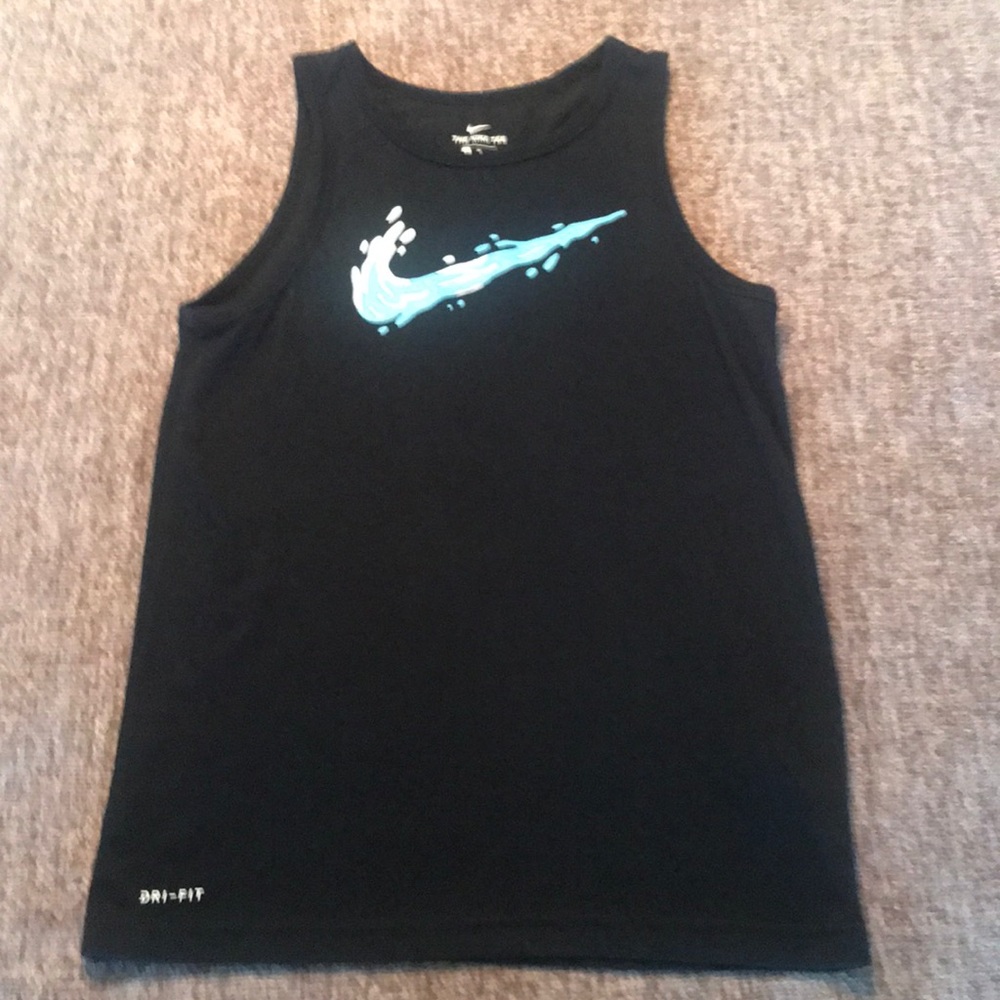 Nike boys tank size M